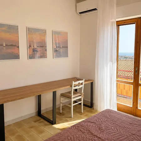 Lägenhet Casa Azzurra - A 5 Minuti Dalla Stazione Ferroviaria