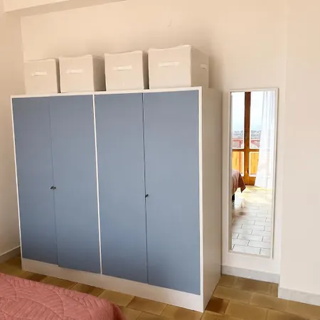 Lägenhet Casa Azzurra - A 5 Minuti Dalla Stazione Ferroviaria *