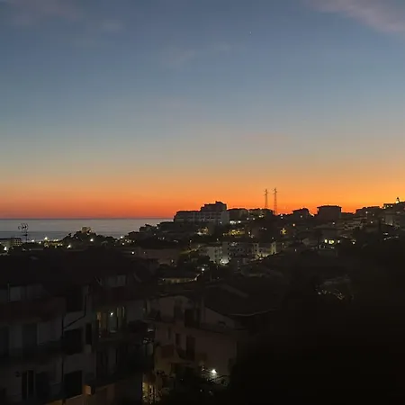 Casa Azzurra - A 5 Minuti Dalla Stazione Ferroviaria Lägenhet