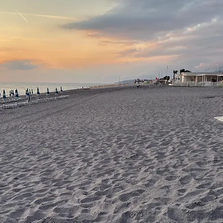 Casa Azzurra - A 5 Minuti Dalla Stazione Ferroviaria Lägenhet